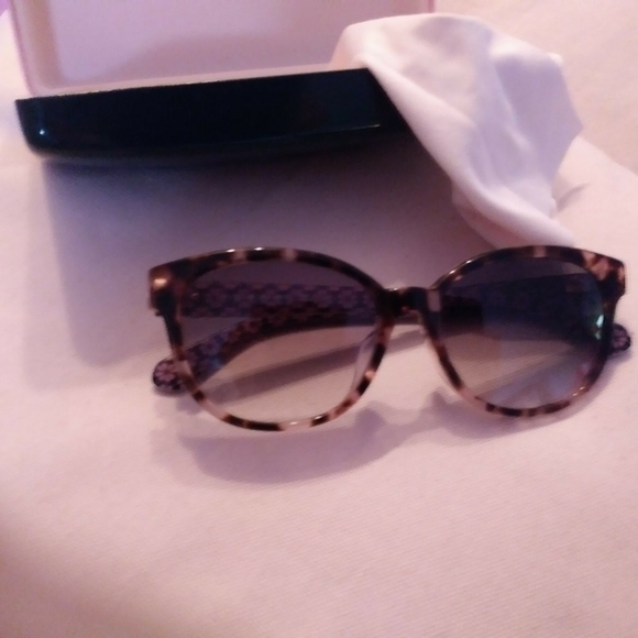 Kate Spade sunglasses One year warranty - Picture 2 of 4